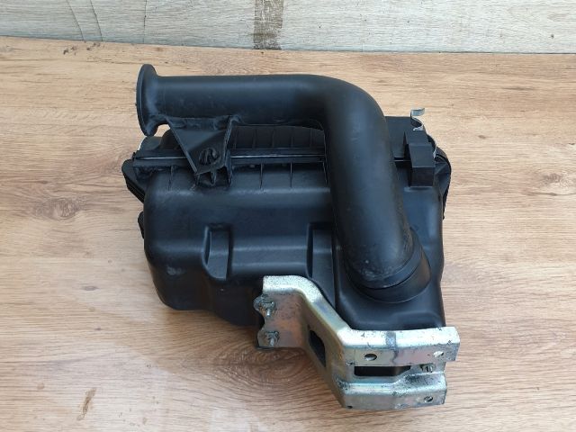 bontott TOYOTA YARIS Légszűrő Ház