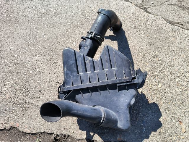 bontott TOYOTA YARIS Légszűrő Ház