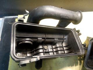 bontott TOYOTA YARIS Légszűrő Ház