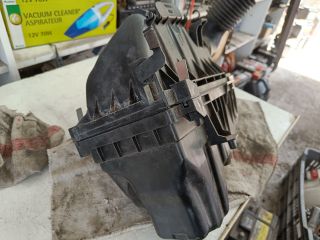 bontott TOYOTA YARIS Légszűrő Ház