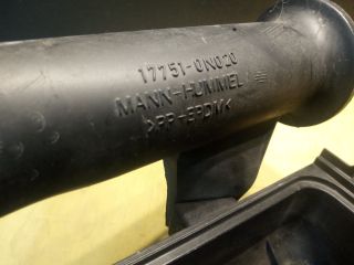 bontott TOYOTA YARIS Légszűrő Ház