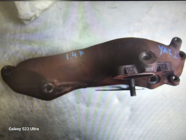 bontott TOYOTA YARIS Leömlő (Soros)