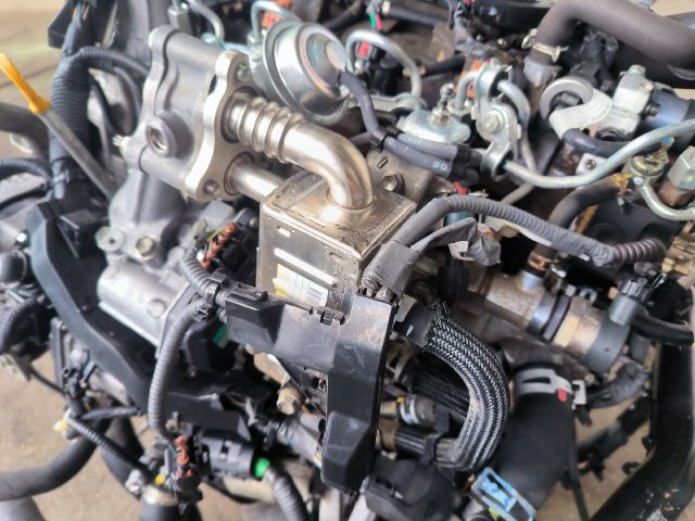 bontott TOYOTA YARIS Motor (Fűzött blokk hengerfejjel)