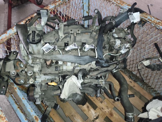 bontott TOYOTA YARIS Motor (Fűzött blokk hengerfejjel)