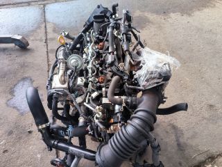 bontott TOYOTA YARIS Motor (Fűzött blokk hengerfejjel)