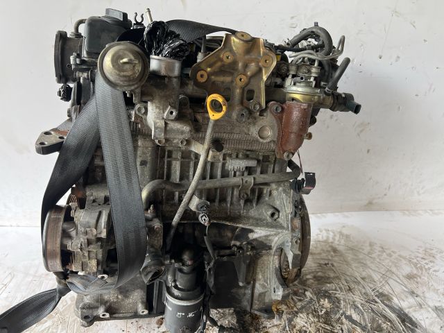 bontott TOYOTA YARIS Motor (Fűzött blokk hengerfejjel)