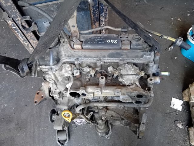 bontott TOYOTA YARIS Motor (Fűzött blokk hengerfejjel)