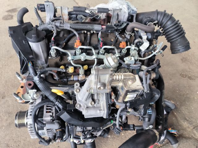 bontott TOYOTA YARIS Motor (Fűzött blokk hengerfejjel)