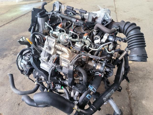 bontott TOYOTA YARIS Motor (Fűzött blokk hengerfejjel)