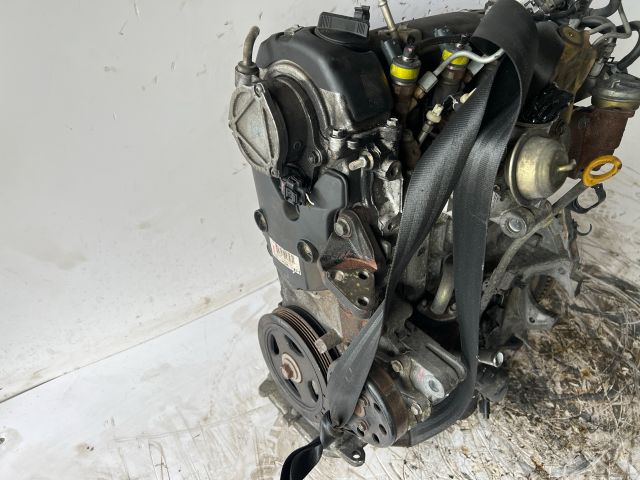 bontott TOYOTA YARIS Motor (Fűzött blokk hengerfejjel)