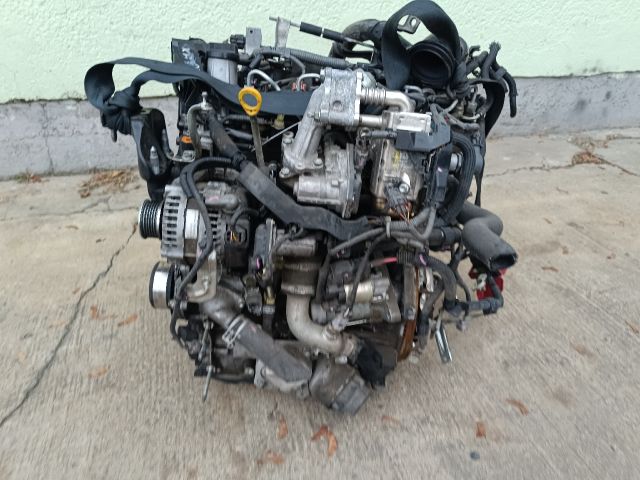 bontott TOYOTA YARIS Motor (Fűzött blokk hengerfejjel)