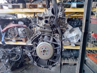 bontott TOYOTA YARIS Motor (Fűzött blokk hengerfejjel)