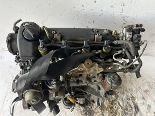 bontott TOYOTA YARIS Motor (Fűzött blokk hengerfejjel)