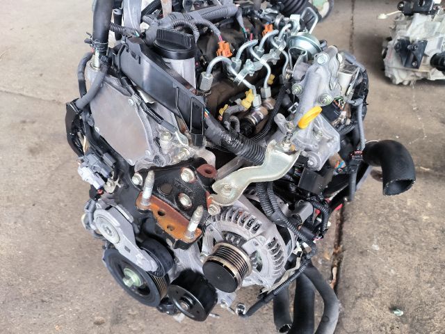 bontott TOYOTA YARIS Motor (Fűzött blokk hengerfejjel)