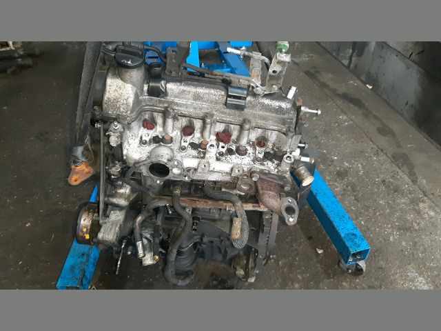 bontott TOYOTA YARIS Motor (Fűzött blokk hengerfejjel)