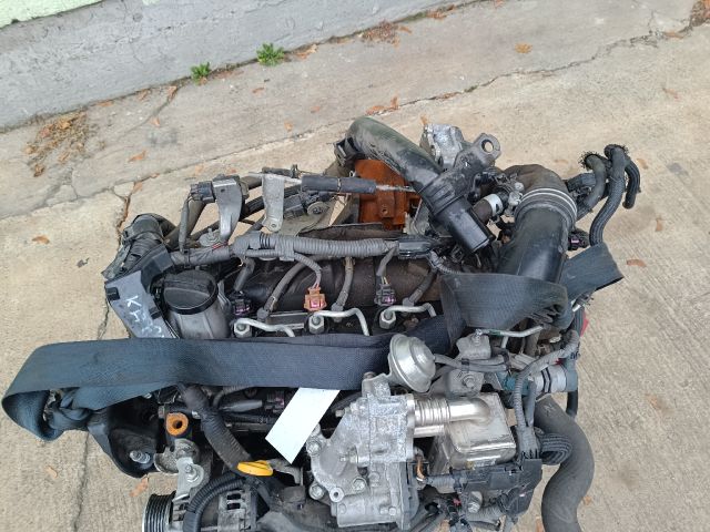 bontott TOYOTA YARIS Motor (Fűzött blokk hengerfejjel)