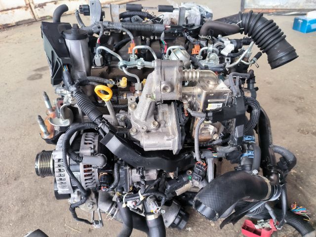 bontott TOYOTA YARIS Motor (Fűzött blokk hengerfejjel)