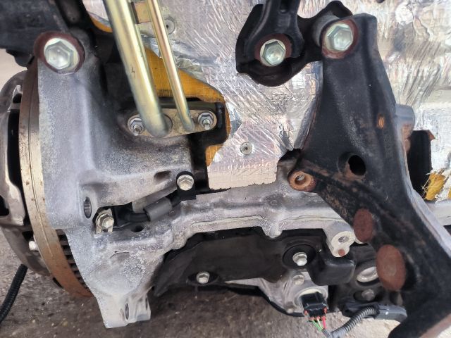 bontott TOYOTA YARIS Motor (Fűzött blokk hengerfejjel)