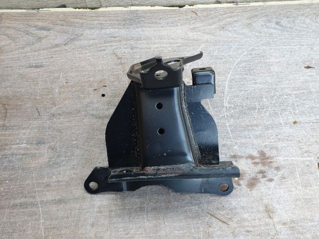 bontott TOYOTA YARIS Motor Tartó Bak Bal