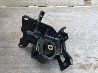 bontott TOYOTA YARIS Motor Tartó Bak Bal