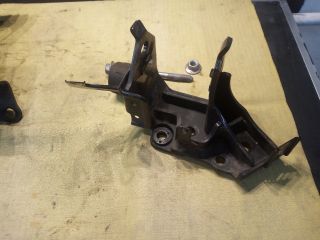 bontott TOYOTA YARIS Motor Tartó Bak Bal