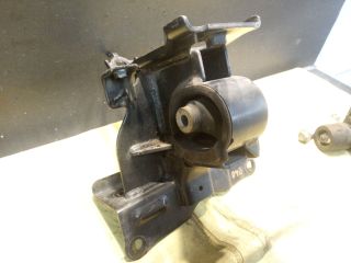 bontott TOYOTA YARIS Motor Tartó Bak Bal