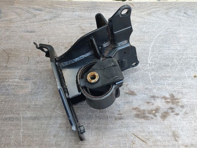 bontott TOYOTA YARIS Motor Tartó Bak Bal