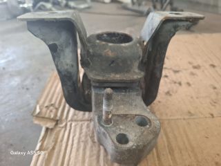 bontott TOYOTA YARIS Motor Tartó Bak (Fém)