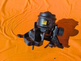 bontott TOYOTA YARIS Motor Tartó Bak (Fém)