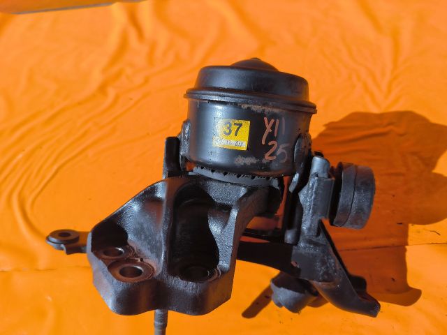 bontott TOYOTA YARIS Motor Tartó Bak (Fém)