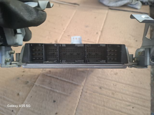 bontott TOYOTA YARIS Motorvezérlő