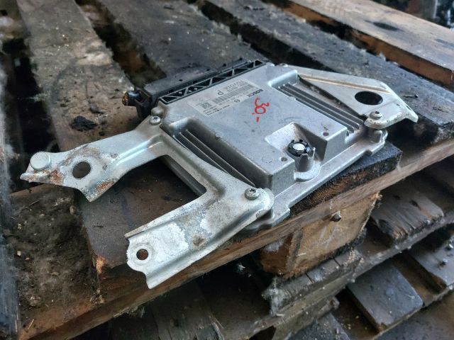 bontott TOYOTA YARIS Motorvezérlő