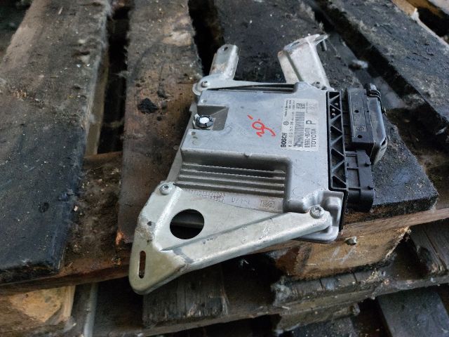 bontott TOYOTA YARIS Motorvezérlő