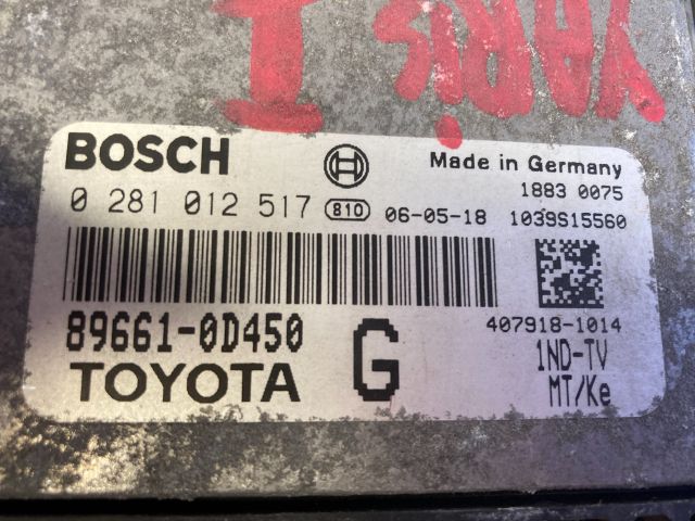 bontott TOYOTA YARIS Motorvezérlő