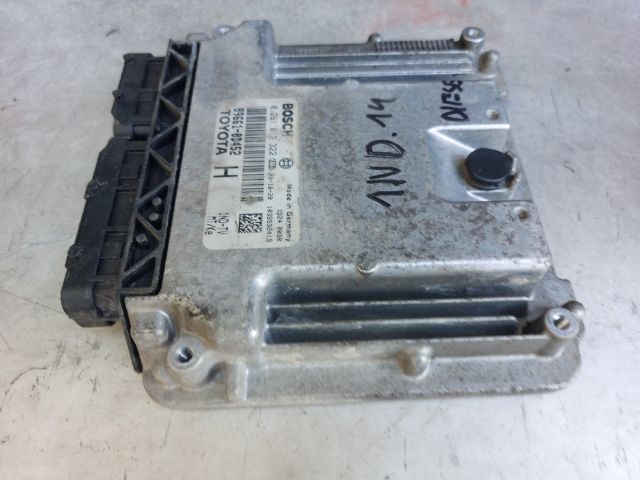 bontott TOYOTA YARIS Motorvezérlő