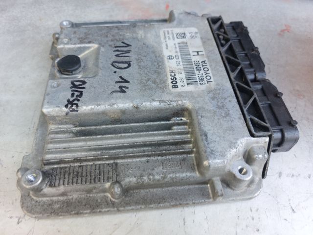 bontott TOYOTA YARIS Motorvezérlő