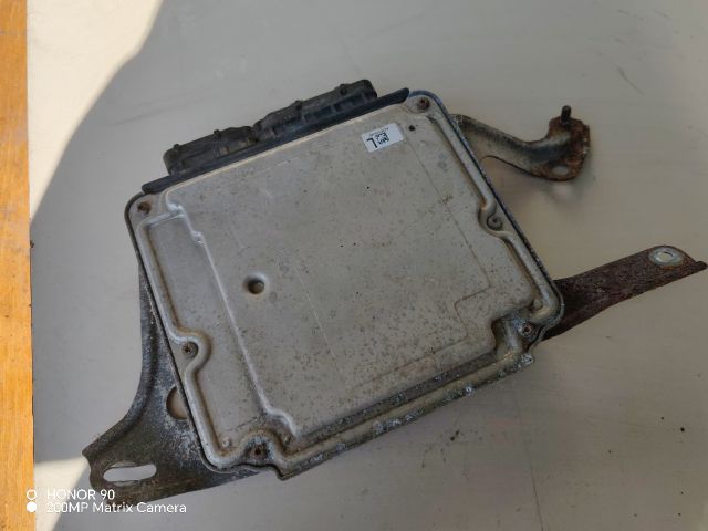 bontott TOYOTA YARIS Motorvezérlő