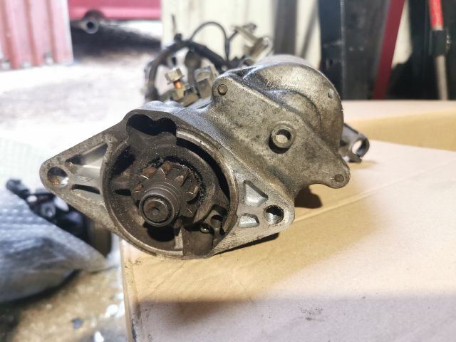 bontott TOYOTA YARIS Önindító