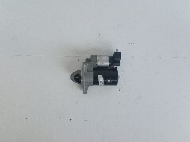 bontott TOYOTA YARIS Önindító