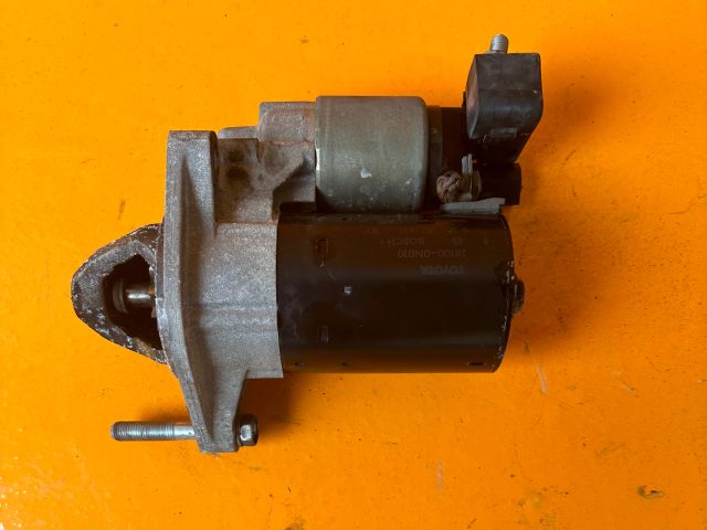 bontott TOYOTA YARIS Önindító