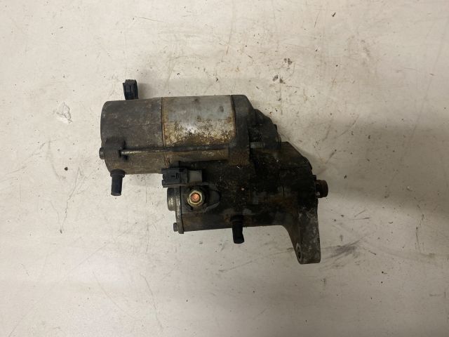 bontott TOYOTA YARIS Önindító