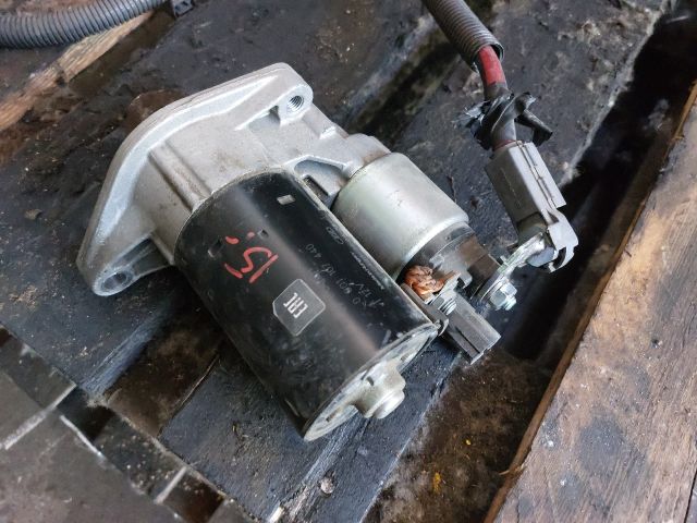 bontott TOYOTA YARIS Önindító