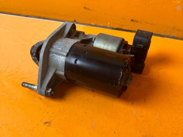 bontott TOYOTA YARIS Önindító