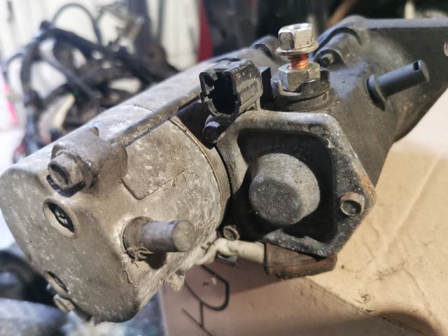 bontott TOYOTA YARIS Önindító