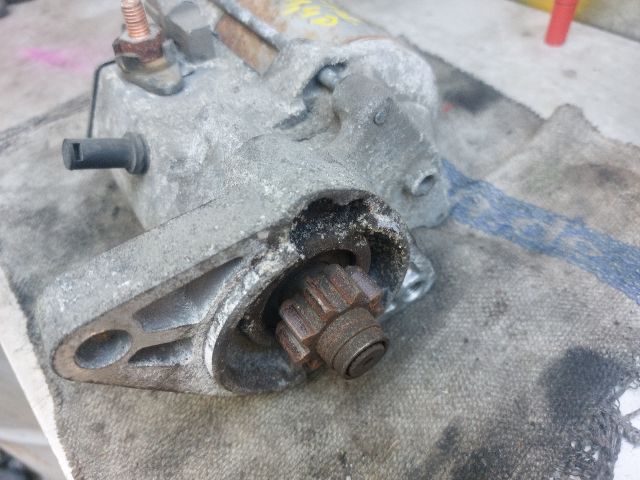 bontott TOYOTA YARIS Önindító