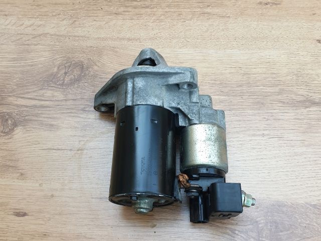 bontott TOYOTA YARIS Önindító