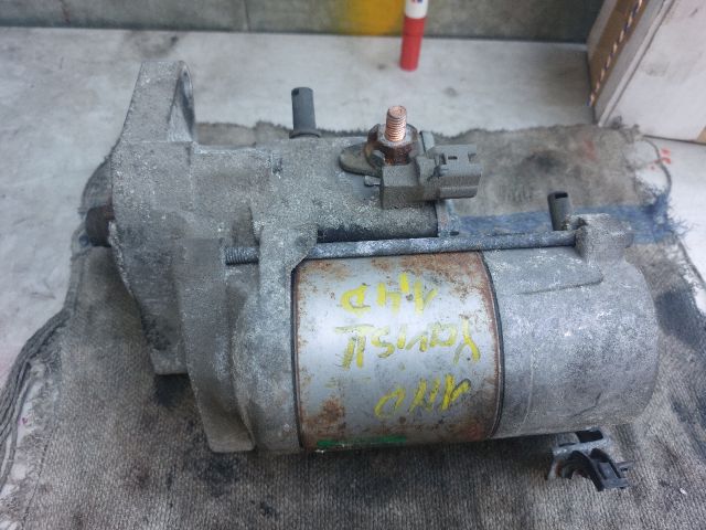 bontott TOYOTA YARIS Önindító