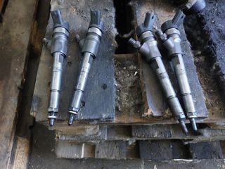 bontott TOYOTA YARIS Porlasztó Sor / Híd