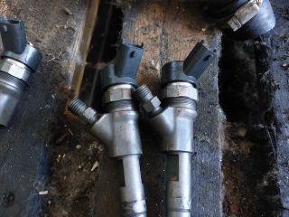 bontott TOYOTA YARIS Porlasztó Sor / Híd