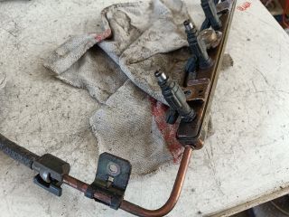 bontott TOYOTA YARIS Porlasztó Sor / Híd